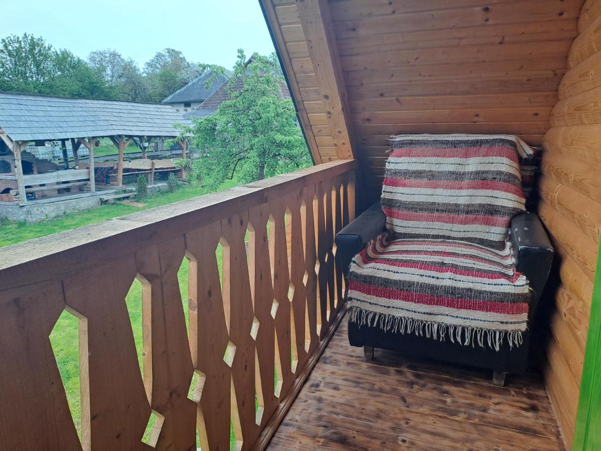 Complex Traditional Casuta Bunicilor-Breb Rom bilde